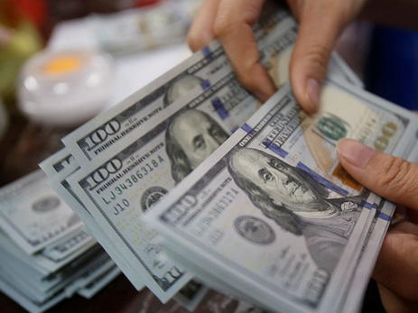 Иран вводит новые ограничения на использования доллара в стране