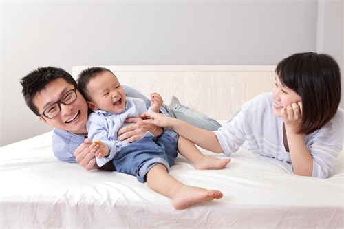 В Китае обсудят вопрос о разрешении семьям иметь третьего ребенка