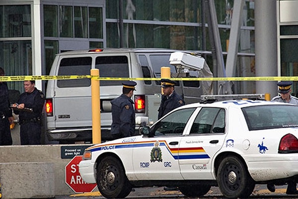 Свидетель стрельбы в мечети Квебека рассказал о нападавших