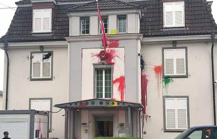 В Цюрихе неизвестные напали на консульство Турции - ФОТО - ВИДЕО