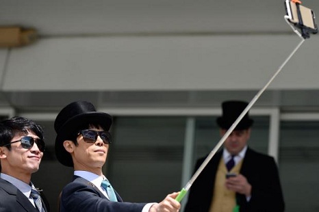 ​В Японии запрещают селфи-палки