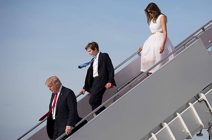 Меланья Трамп с сыном переехали в Белый дом
