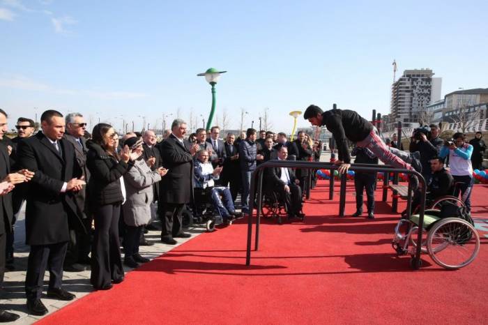 Лейла Алиева на церемонии открытия спортивной площадки