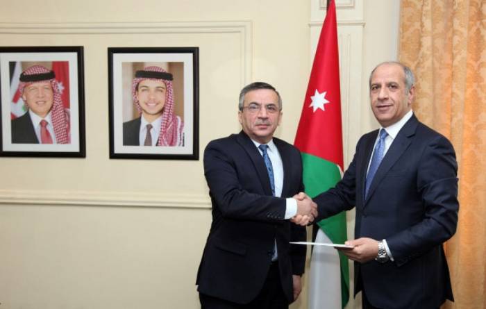 Посол Азербайджана вручил верительные грамоты Королю Иордании