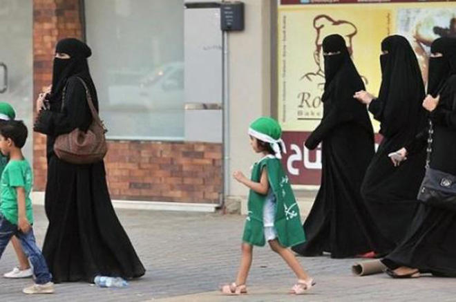 В Саудовской Аравии женщинам разрешили работать в силах гражданской обороны