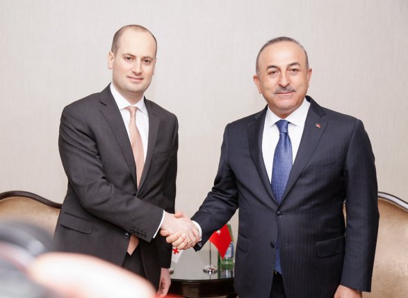 В Баку проводится встреча глав МИД Турции и Грузии