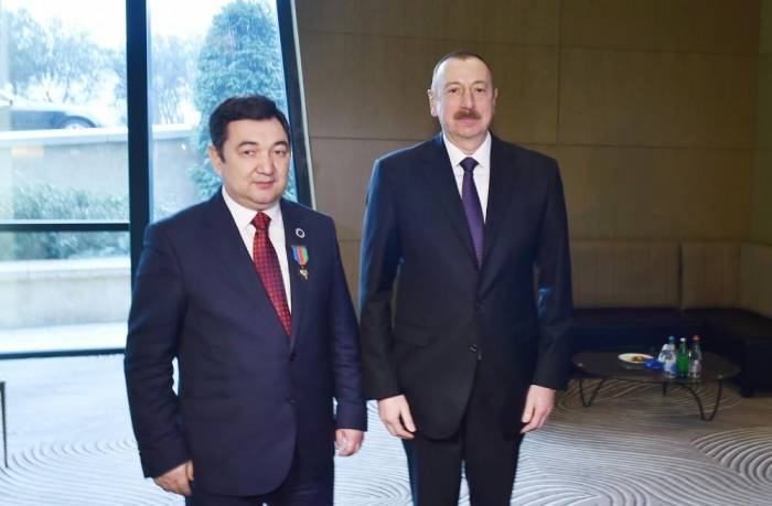 Президент Ильхам Алиев вручил орден "Достлуг" главе Международной тюркской академии 