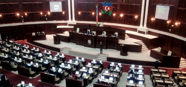 ММ Азербайджана принял отчет правительства