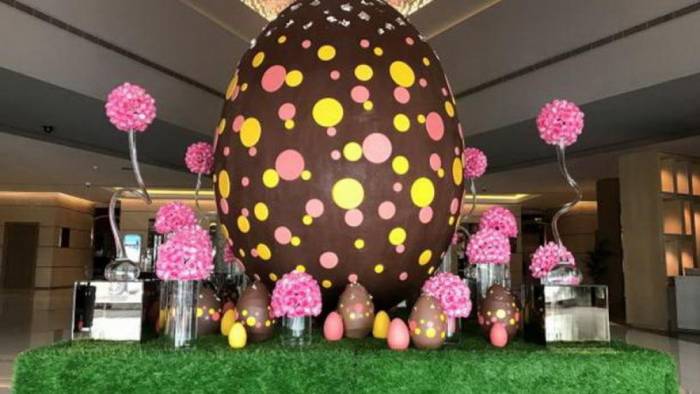 В Дубае изготовили гигантское пасхальное яйцо