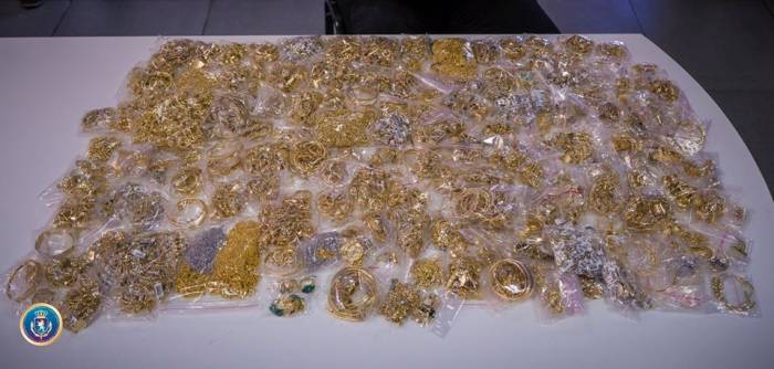 При попытке ввезти в Грузию 40 кг золота и серебра задержан гражданин Азербайджана