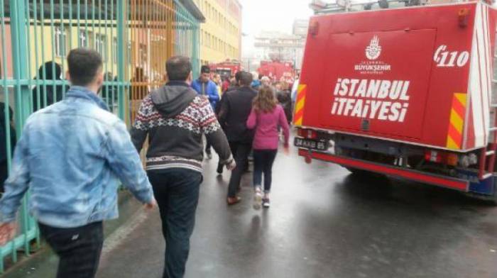 В учебном заведении Стамбула вспыхнул пожар - ФОТО