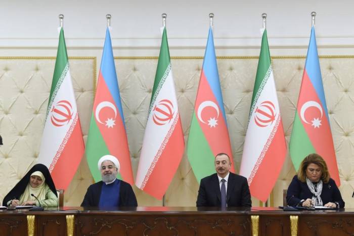 Азербайджан и Иран подписали документы 