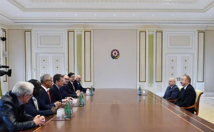 Ильхам Алиев принял делегацию Международного союза архитекторов - ФОТО