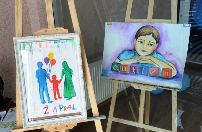 В Баку отметили Всемирный день распространения информации о проблеме аутизма - ФОТО