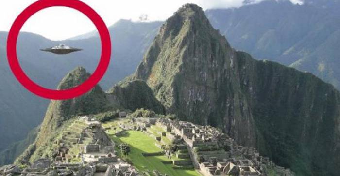 Турист случайно заснял НЛО в горах Перу - ВИДЕО 
