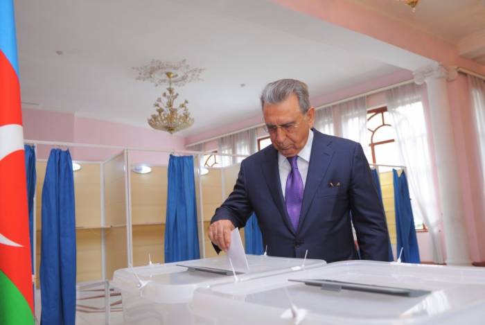 Рамиз Мехтиев проголосовал на выборах