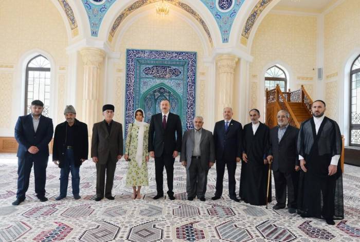 Президент Ильхам Алиев и его супруга приняли участие в открытии нового здания мечети Гаджи Джавад - ФОТО 
