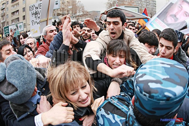 В Армении завели дело из-за беспорядков в Ереване
