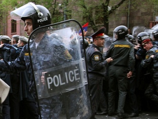 В ходе стычек в Армении задержаны 30 человек