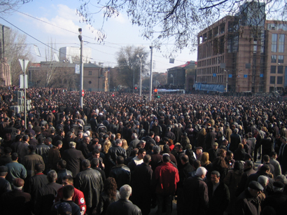 Противники Саргсяна проводят митинг на площади Республики в Ереване
