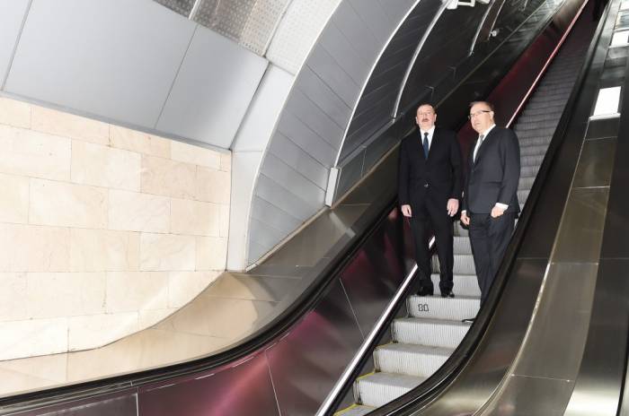 Президент Ильхам Алиев ознакомился с доставленным в столицу новыми поездами метро ВИДЕО