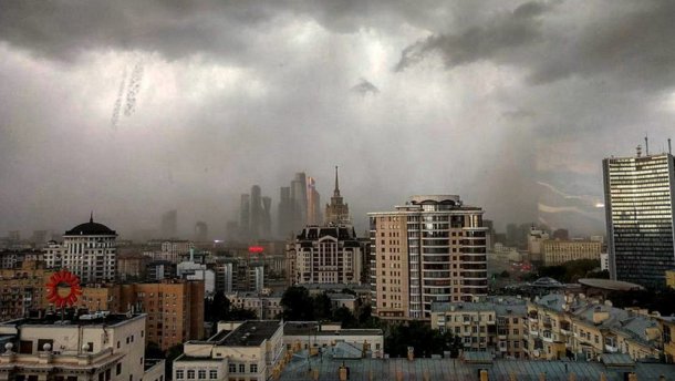 Синоптики предупредили о надвигающемся на Москву урагане