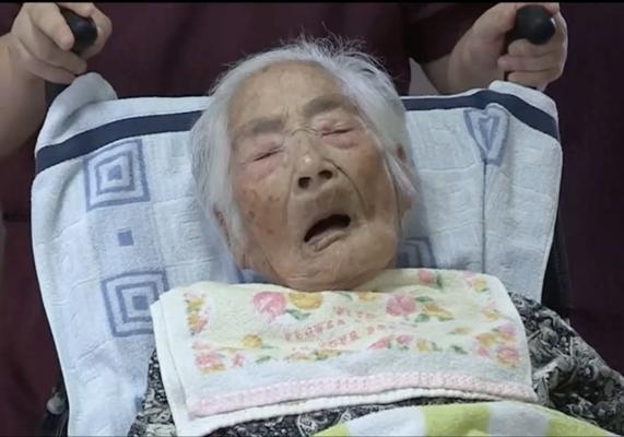 Умерла самая старая женщина в мире
