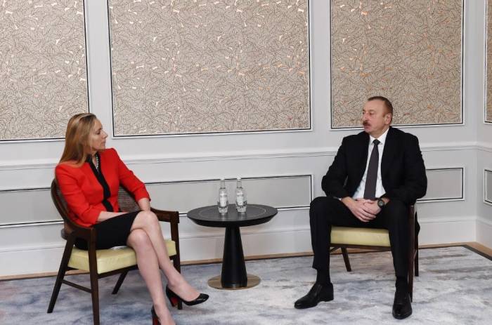 Ильхам Алиев встретился с госминистром Великобритании по вопросам Европы и Америки - ФОТО