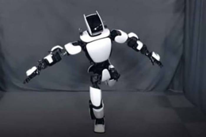 Ученые научили робота подражать человеку