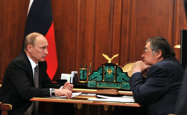 Путин принял досрочную отставку губернатора Кемерова