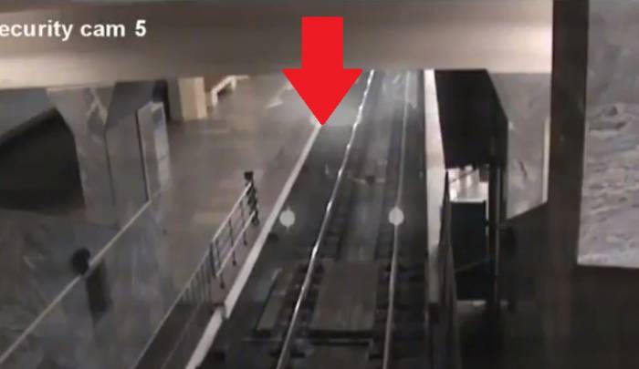 В метро камера засняла ошеломляющее зрелище - ВИДЕО 