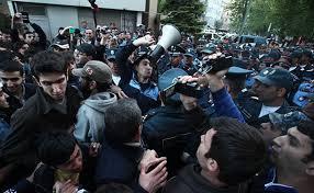 Протесты в Ереване  не прекращаются
