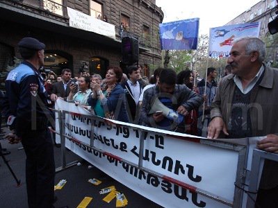Акция протеста в Ереване-ФОТО