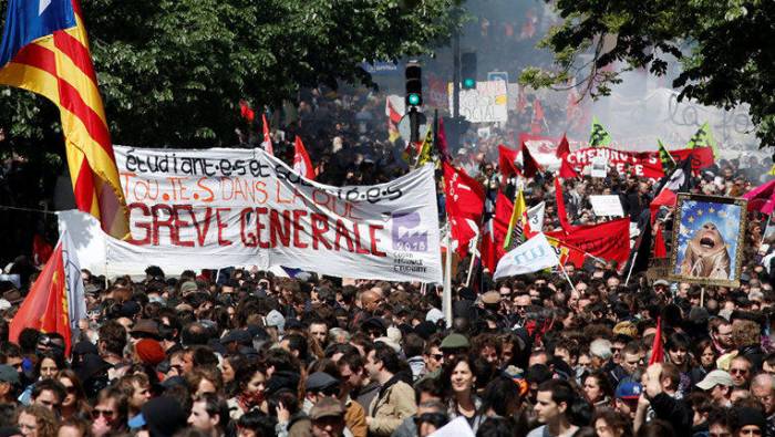 Массовая демонстрация в Париже
