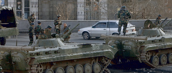 Для подавления митингов из Карабаха в Ереван выдвинулись армейские подразделения – СРОЧНО
