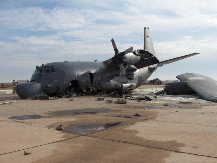 Пять человек погибли при крушении военного самолета в Джорджии
