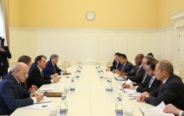 Новый премьер Мамедов встретился с американскими конгрессменами