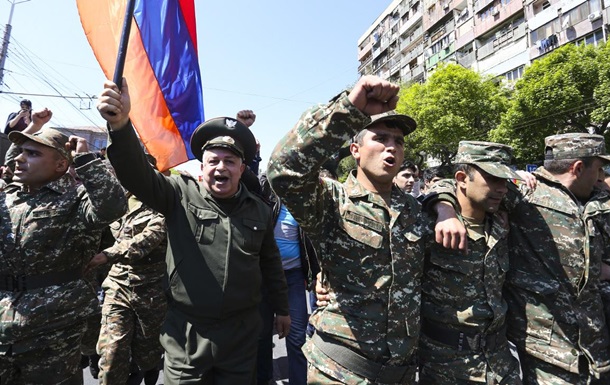 Паника в армянской армии: дезертиры стягиваются под крыло Пашиняна
