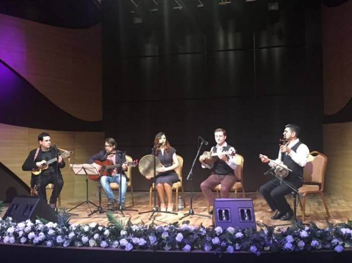 В Баку с аншлагом прошел концерт синтеза латиноамериканской музыки с мугамом - ФОТО
