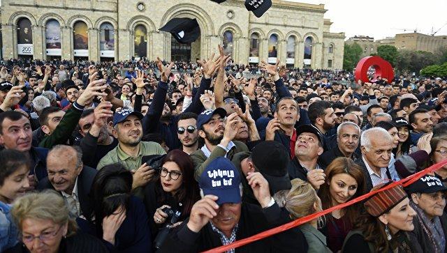В Ереване оппозиция проводит митинг
