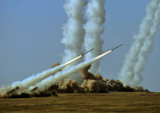 Иран и Израиль обменялись ракетными ударами
