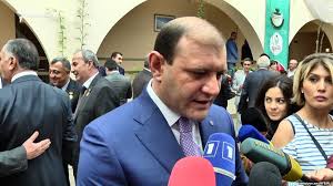Мэр Еревана отказывается уходить в отставку