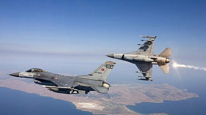 ВВС Турции бомбят курдских боевиков