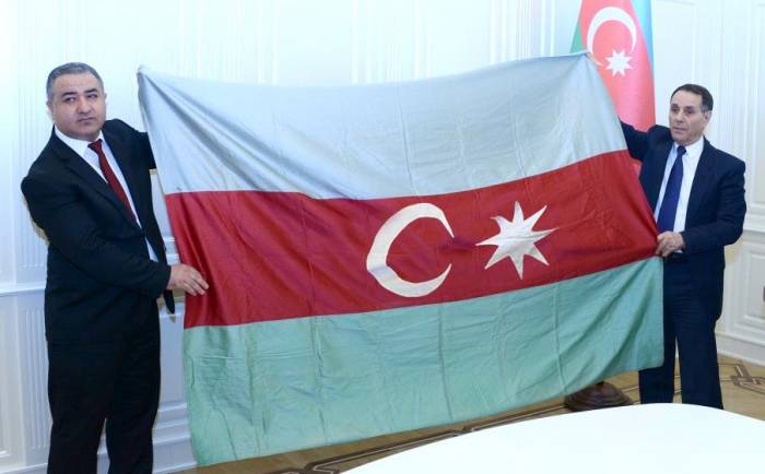 Турция передала Азербайджану государственный флаг парламента АДР - ФОТО