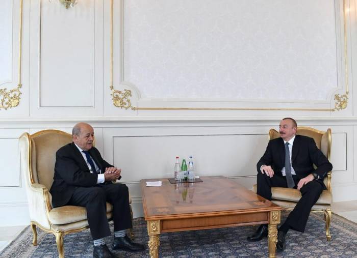 Ильхам Алиев принял министра иностранных дел Франции