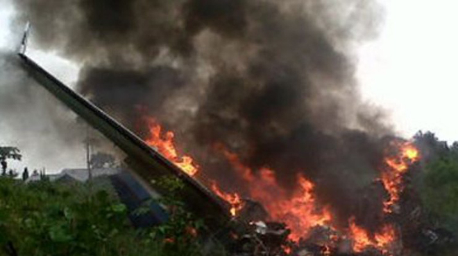 В Тегеране разбился военный самолет