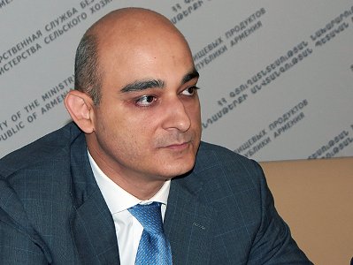Армянский чиновник освобожден от занимаемой должности