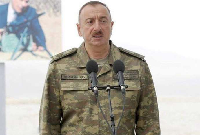 Президент наградил министра обороны Азербайджана