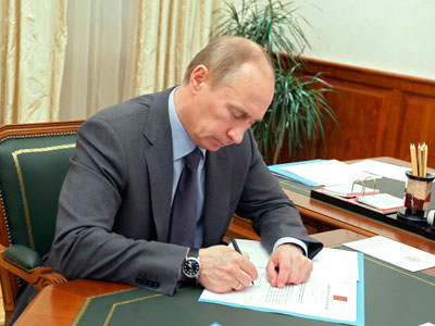 Путин подписал закон о контрсанкциях