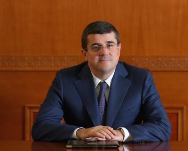 Первая отставка сепаратистов в Карабахе
